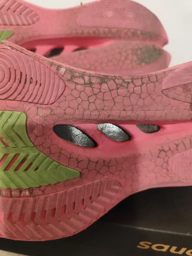 Used Saucony Running Shoes bike — image 7 of 15