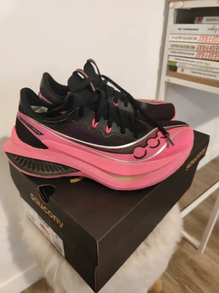 Used Saucony Running Shoes bike — image 4 of 15