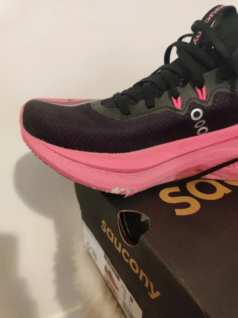 Used Saucony Running Shoes bike — image 5 of 15