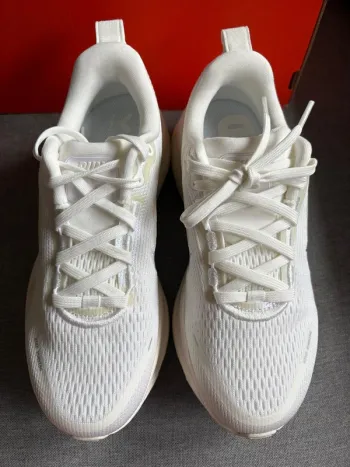 Tweedehands Nike Vomero 18 bike — afbeelding 3 van 7