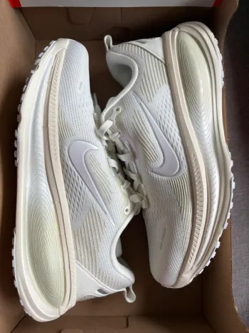 Tweedehands Nike Vomero 18 bike — afbeelding 2 van 7