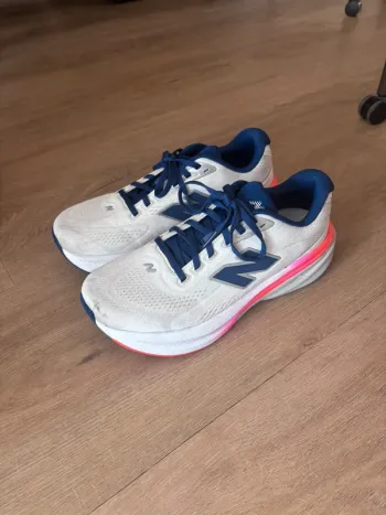 Brugt New Balance 860 Running Shoes