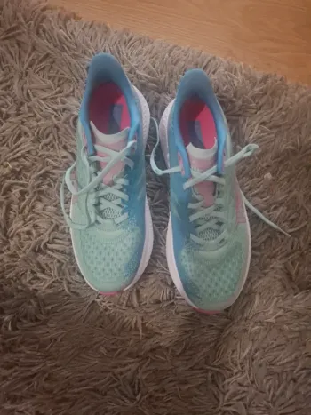 Used Hoka Mach 6 Running Shoes