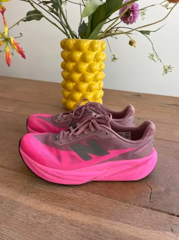 New Balance Rebel v5 bike usato — immagine 2 di 9