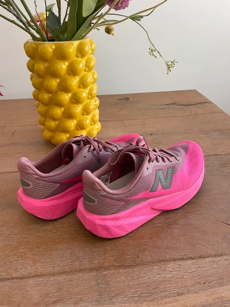 New Balance Rebel v5 bike usato — immagine 8 di 9
