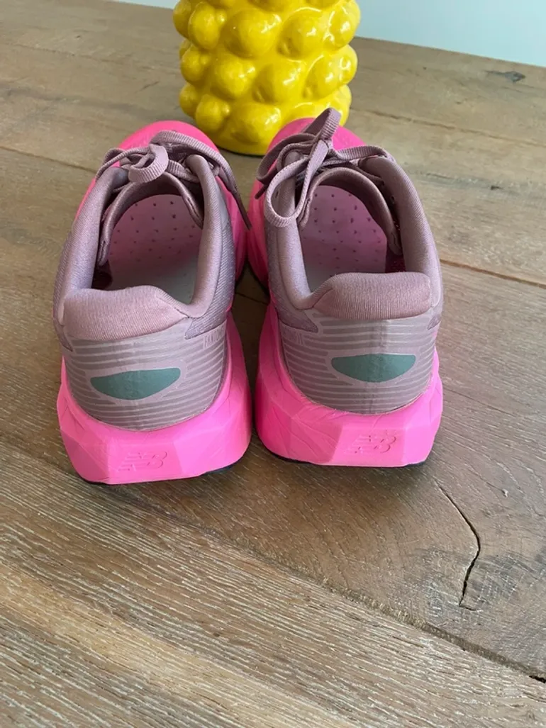 New Balance Rebel v5 bike usato — immagine 4 di 9