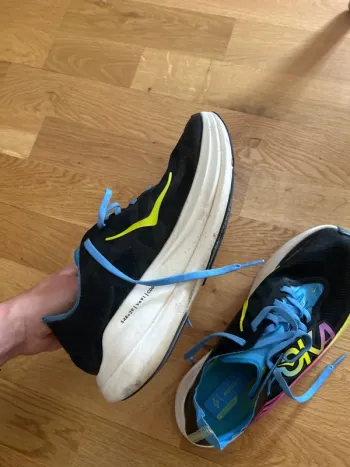 Used Hoka Rocket 2 bike — image 4 of 9
