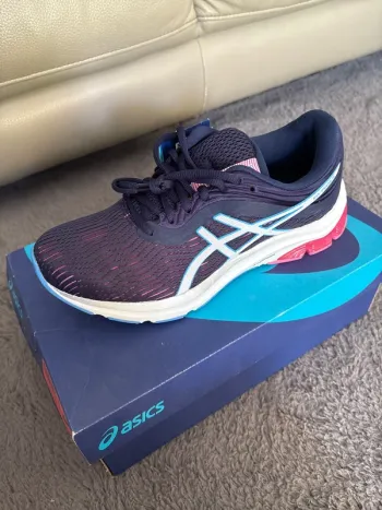 Used Asics Gel Pulse 11 Running Shoes