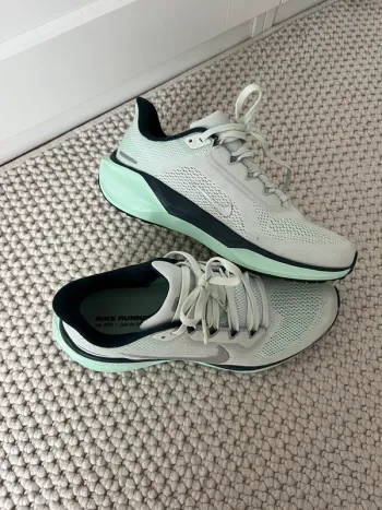 Gebrauchtes Nike Running Shoes Running Shoes