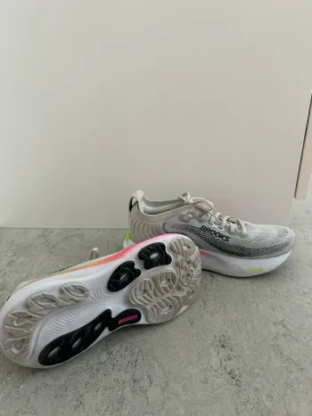 Used Brooks Adrenaline GTS bike — image 5 of 6