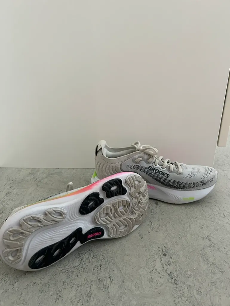 Used Brooks Adrenaline GTS bike — image 5 of 6
