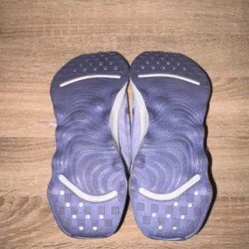 Used Nike Walking Shoes bike — image 6 of 9