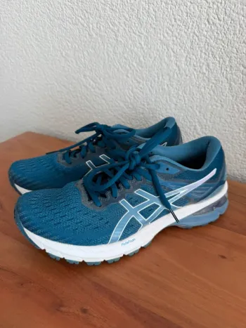 Używany Asics GT-2000 Running Shoes