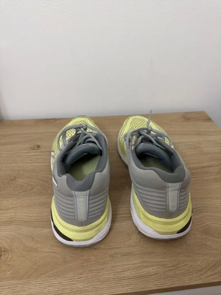 Used Asics Shoes bike — image 4 of 9