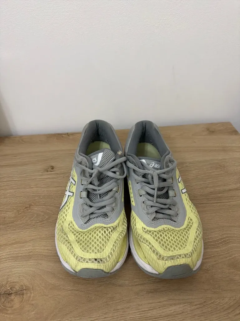 Used Asics Shoes bike — image 2 of 9