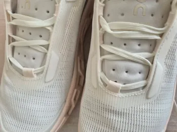 Used On Running Shoes bike — image 7 of 9