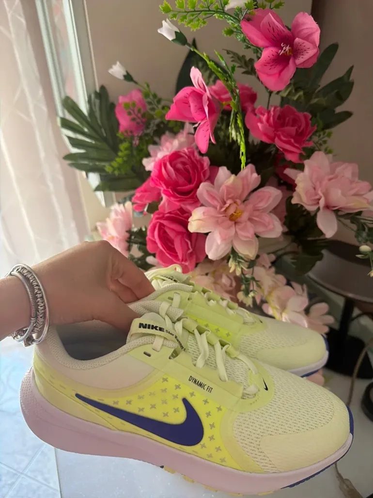 Used Nike Donna Running Shoes bike — image 7 of 8