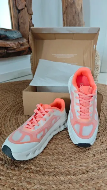 Gebrauchtes On Running On Cloudtilt Remix Running Shoes