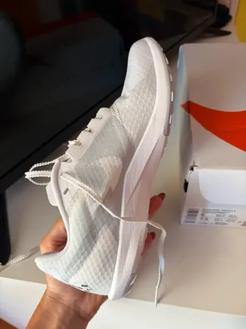 Used Nike Zoom Rival Waffle 6 bike — image 3 of 5