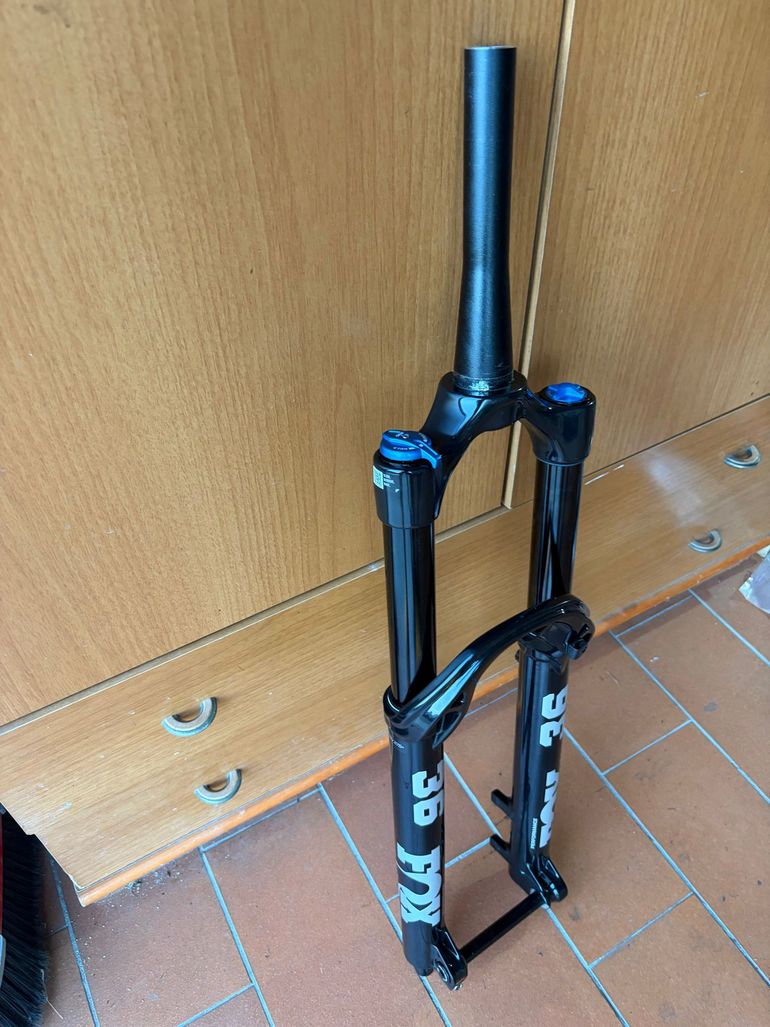 Fox performance 36 160 2026 bike d'occasion — image 2 sur 7