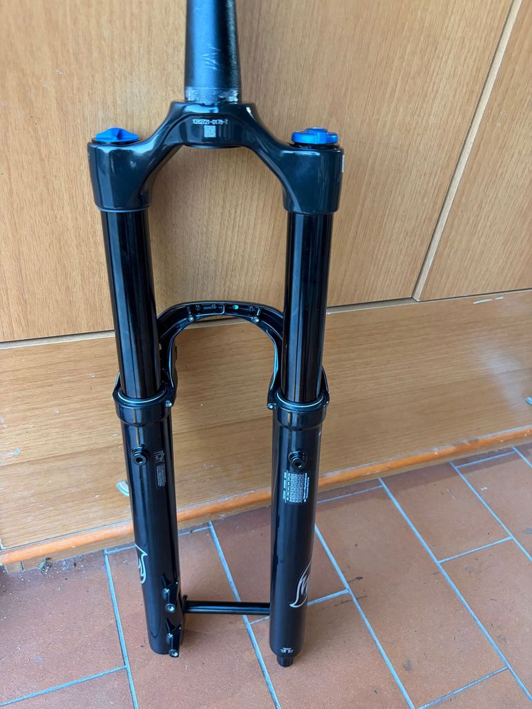 Fox performance 36 160 2026 bike d'occasion — image 6 sur 7