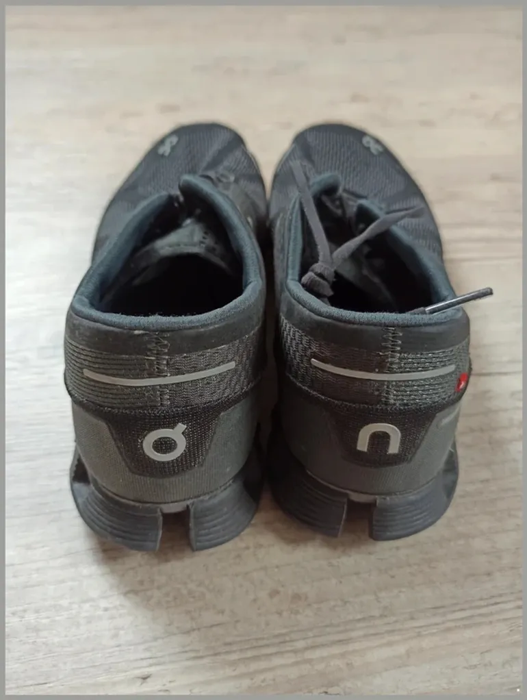 Použité Lightweight On Running Chaussures de course noire bike — obrázek 6 z 9
