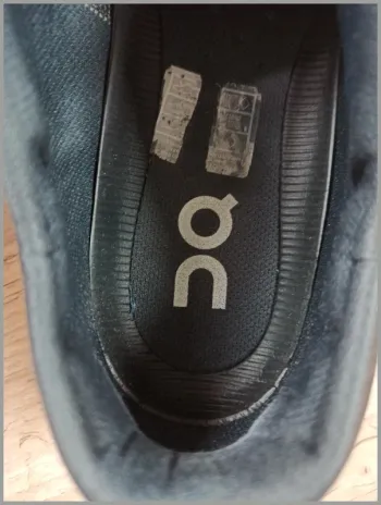 Použité Lightweight On Running Chaussures de course noire bike — obrázek 8 z 9