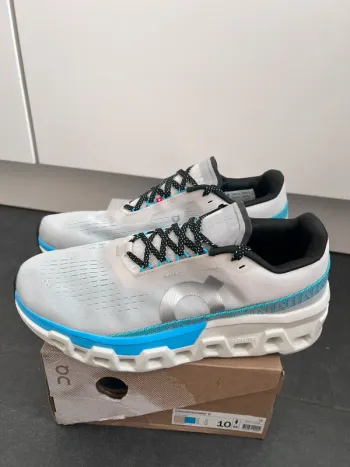 Used Lightweight On Cloudmonster 2 Running Shoes
