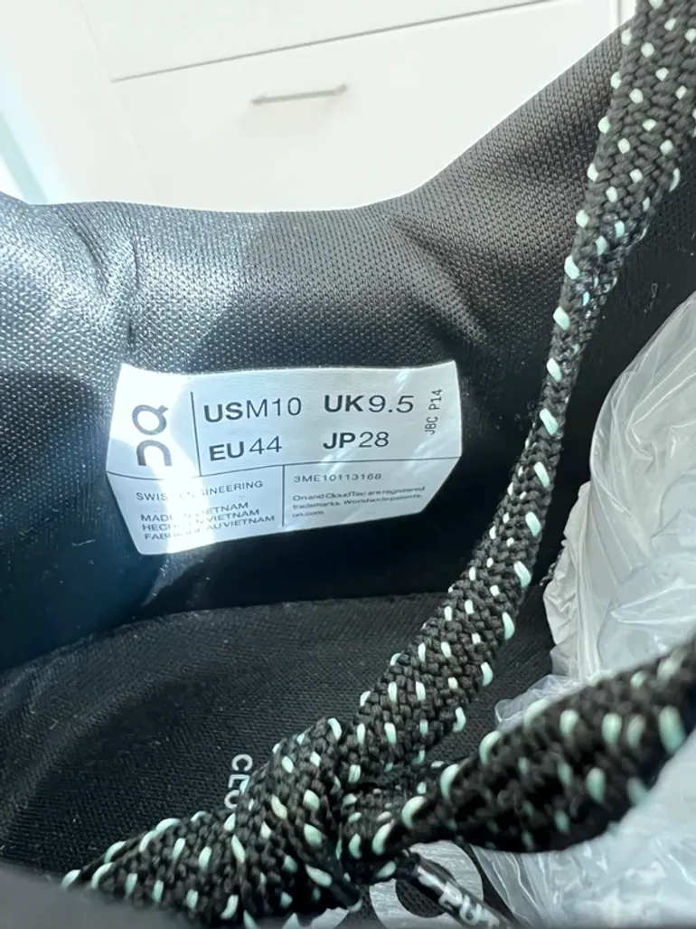 Used Lightweight On Cloudmonster 2 bike — image 7 of 9