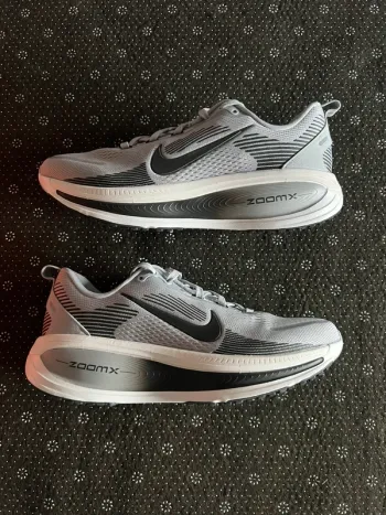 Used Nike Vomero 18 Running Shoes