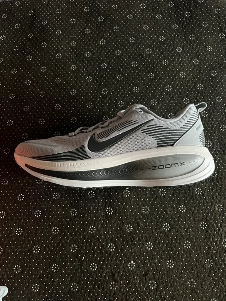 Used Nike Vomero 18 bike — image 4 of 5