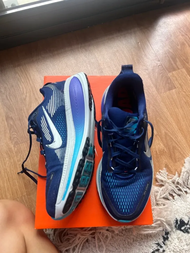 Nike Vomero 18 bike d'occasion — image 2 sur 6