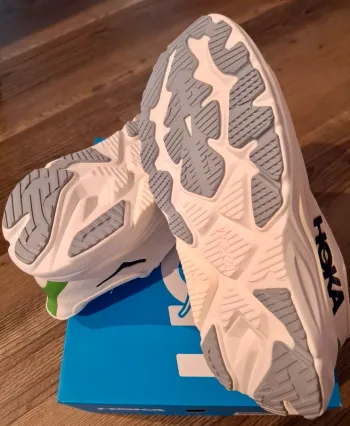 Used Hoka Arahi 8 bike — image 3 of 5