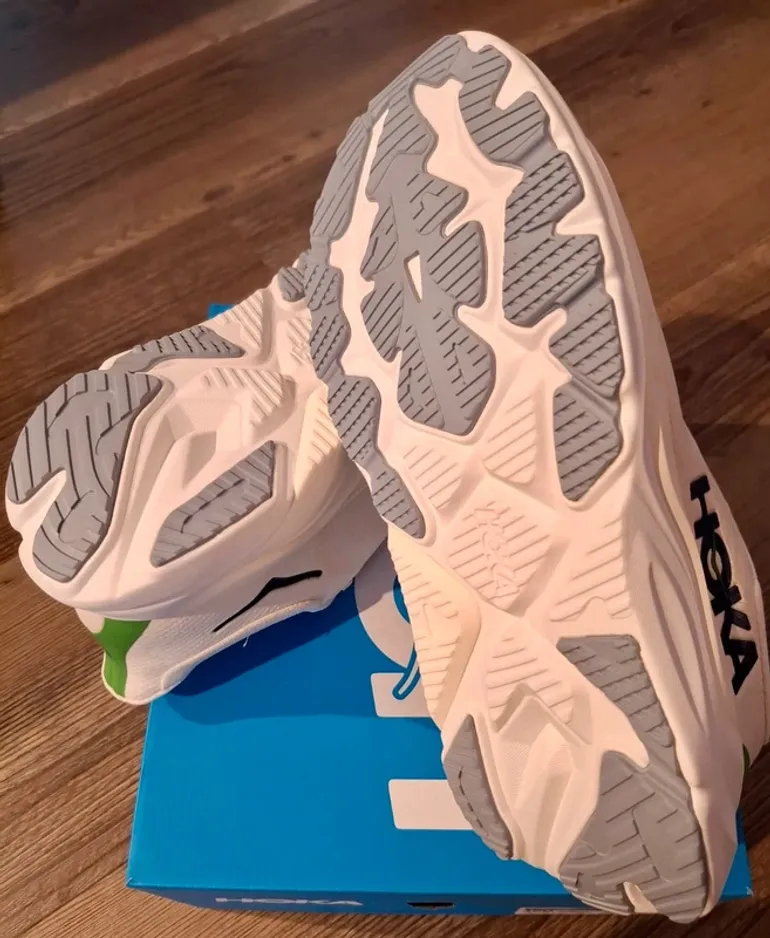 Used Hoka Arahi 8 bike — image 3 of 5
