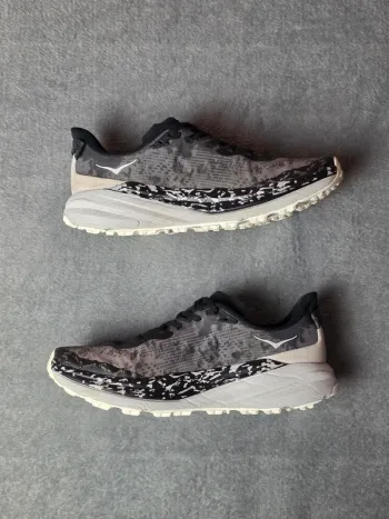 Hoka Speedgoat 6 bike d'occasion — image 3 sur 5