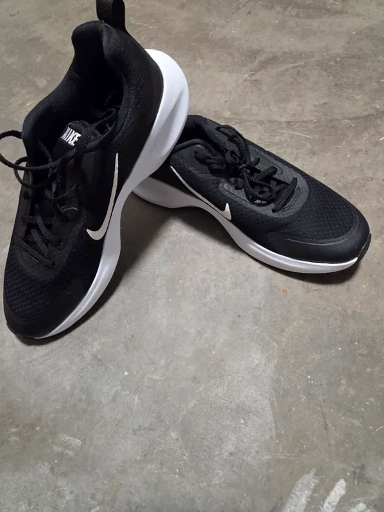 Used Ideal Sneaker bike — image 3 of 5