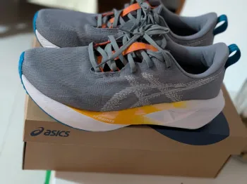 Used Asics Novablast 5 bike — image 2 of 6