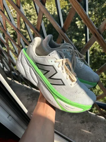 Used New Balance Fresh Foam More V5 bike — image 2 of 11