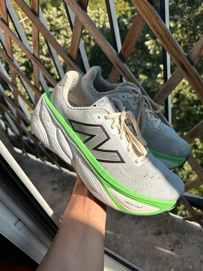 Used New Balance Fresh Foam More V5 bike — image 2 of 11