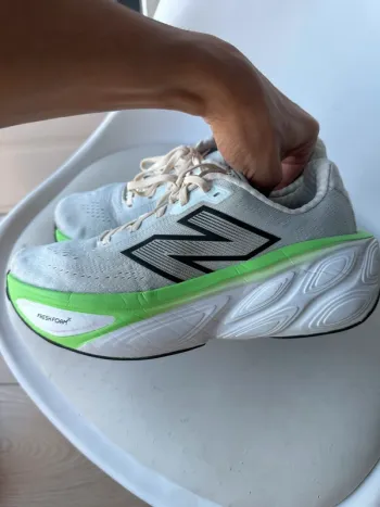 Used New Balance Fresh Foam More V5 bike — image 8 of 11