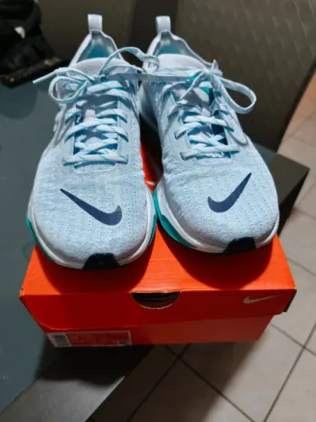 Nike Invincible Run 3 bike usato — immagine 2 di 8