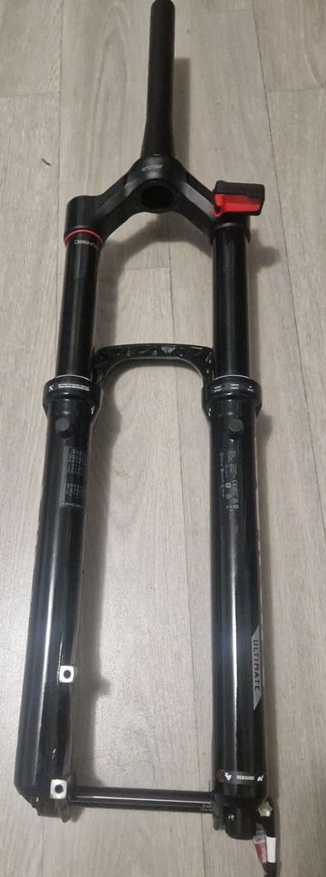 Brugt RockShox lyrik ultimate Flight Attendant Fork
