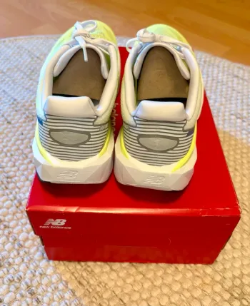 Używany New Balance Rebel v5 bike — zdjęcie 2 z 6