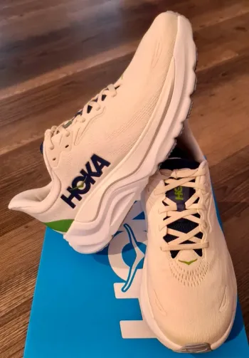 Used Hoka Arahi 8 bike — image 4 of 5