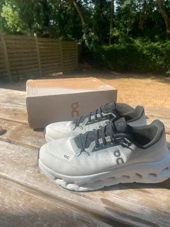 100% Cloudtilt Running Shoes usato