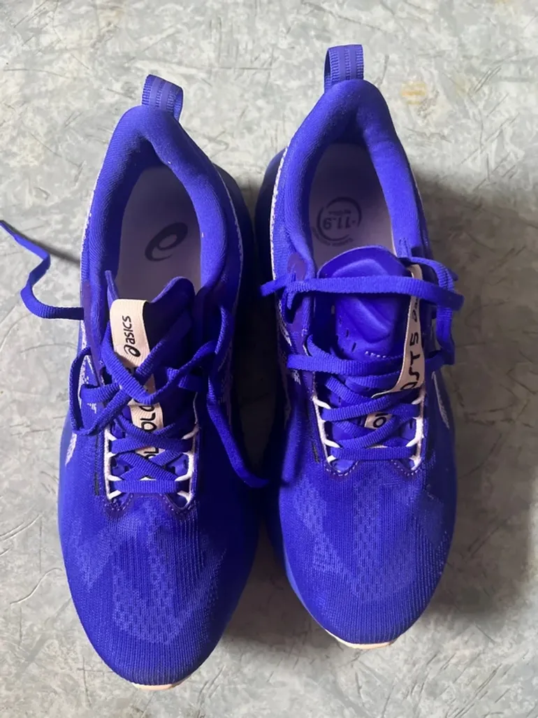 Used Asics Novablast 5 bike — image 2 of 5