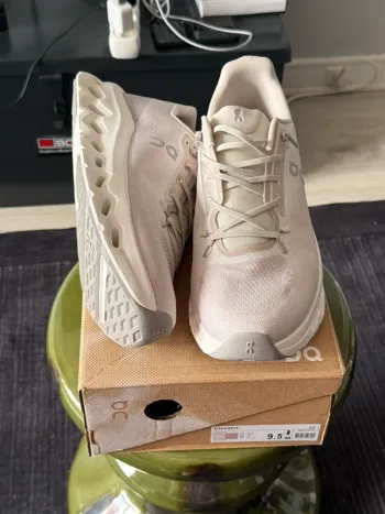 Rose Cloud Running Shoes d'occasion