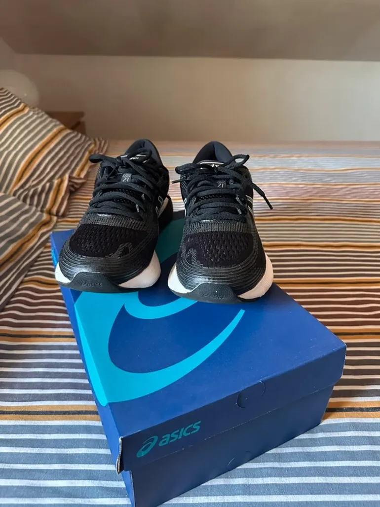 Used Asics Gel-Nimbus 21 bike — image 4 of 6
