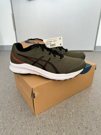 Used Orange Jolt 3 Running Shoes