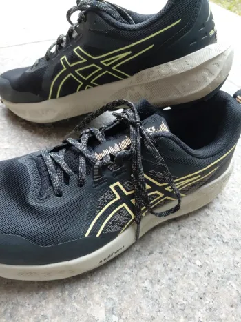 Tweedehands Asics Gel-Sonoma 8 bike — afbeelding 2 van 5